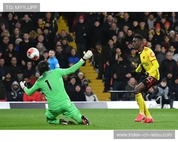 马赛中场戈麦斯缺阵影响显著，朗斯不败金身告破暴露防线隐患